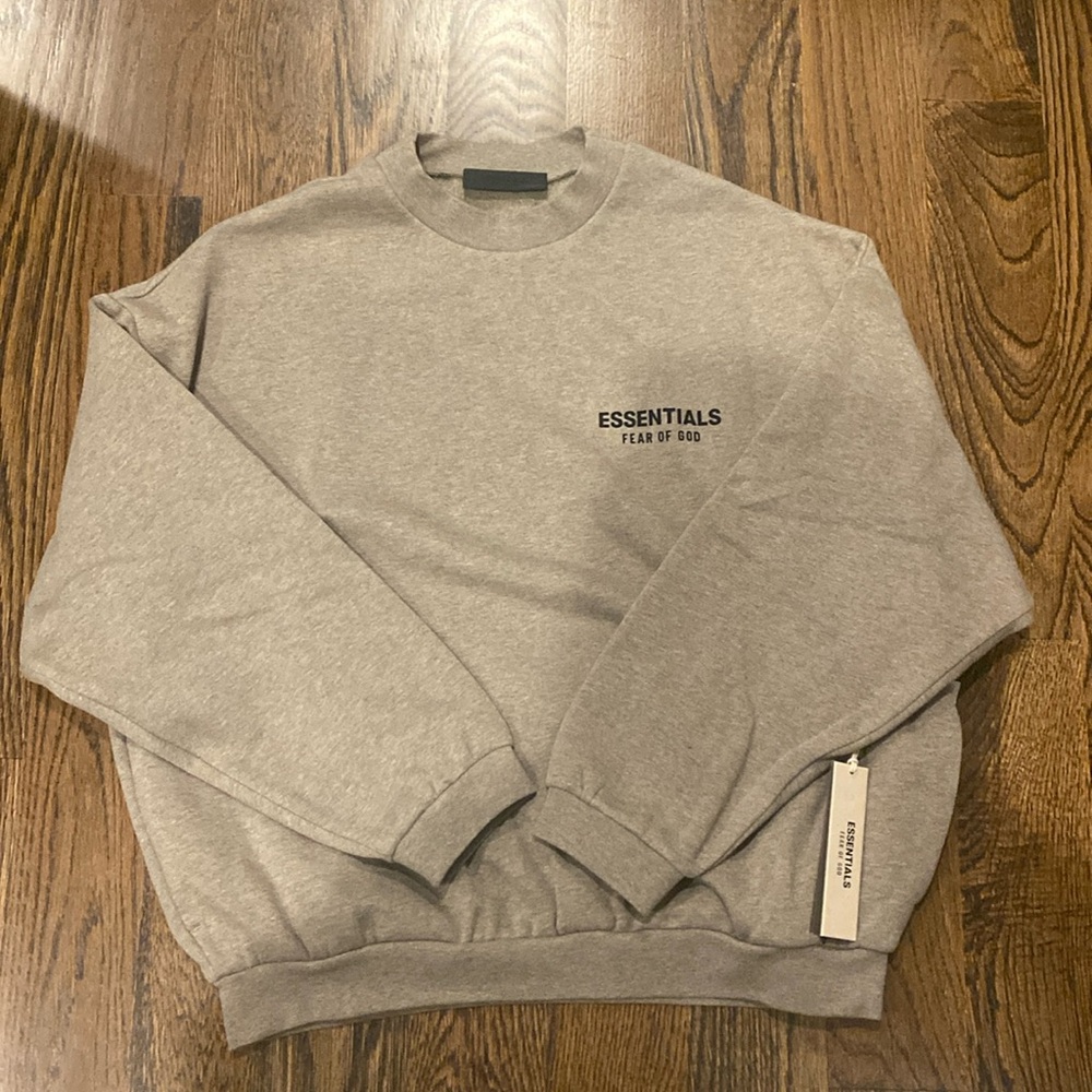 NWT essentials sweatshirtrt size m